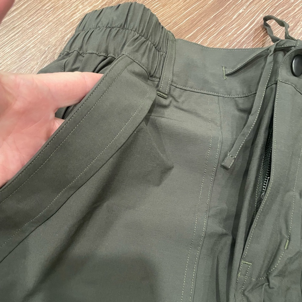 CAbi Olive Green Quantum Cargo - Picture 12 of 13